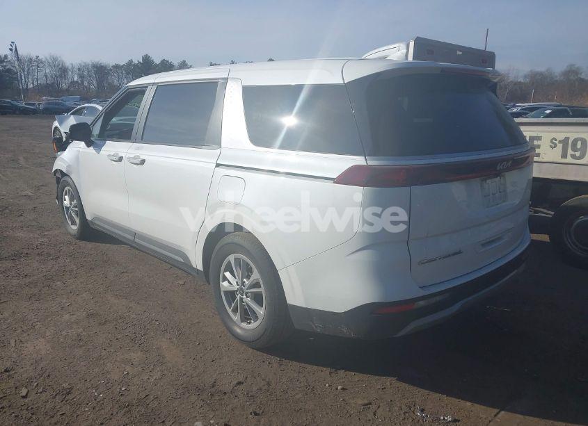 Photo 3 of 2022 Kia Carnival MPV LX (VIN KNDNB4H3XN6187788)