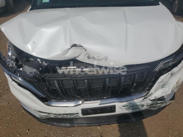 Photo 11 of 2024 KIA CARNIVAL LX (VIN KNDNB4H3XR6324749)