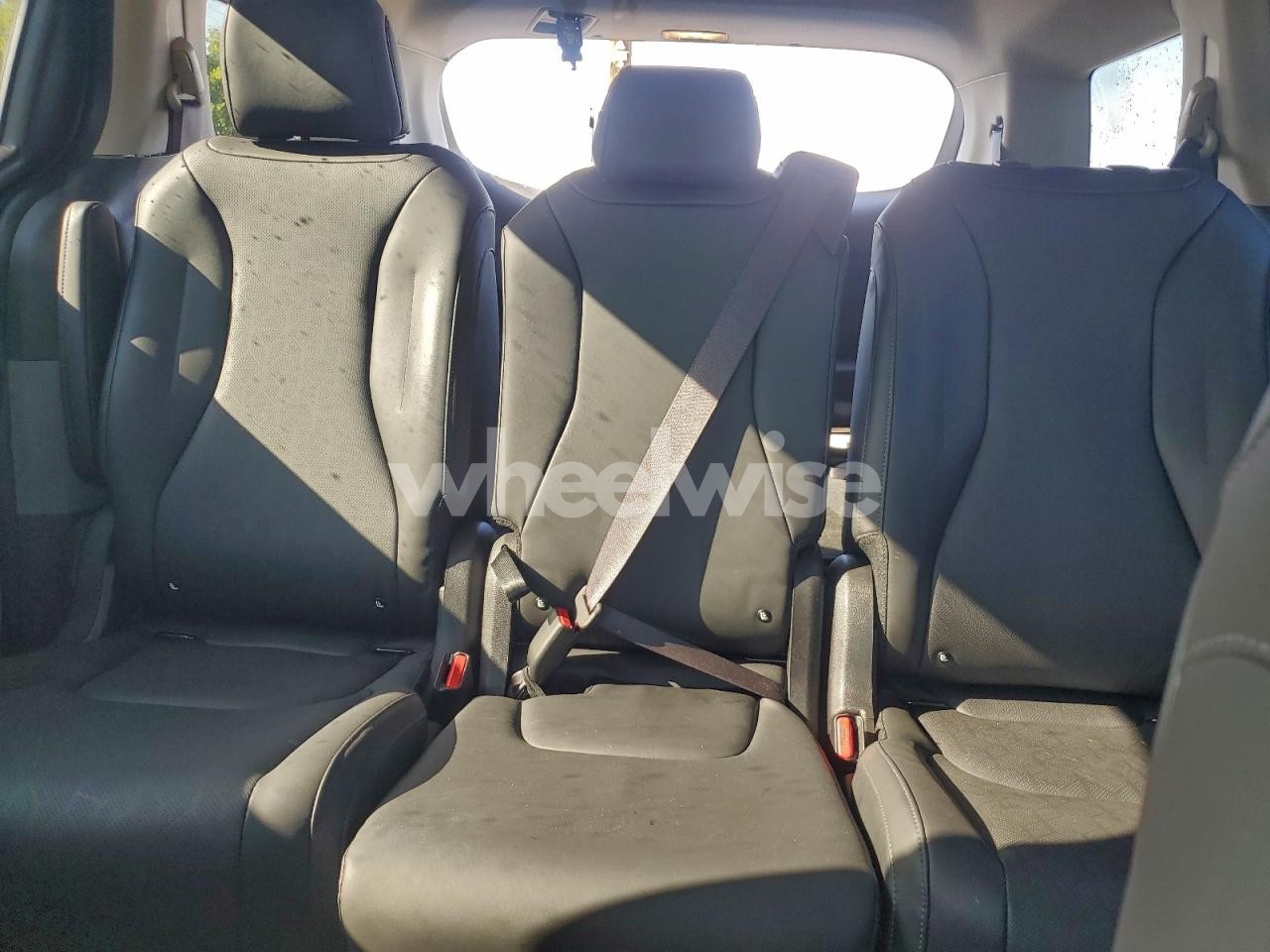 Photo 10 of 2026 KIA CARNIVAL LX (VIN KNDNB5K34T6584246)