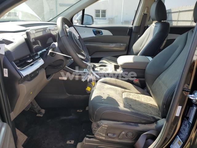 Photo 6 of 2025 KIA CARNIVAL LX (VIN KNDNB5K36S6546645)