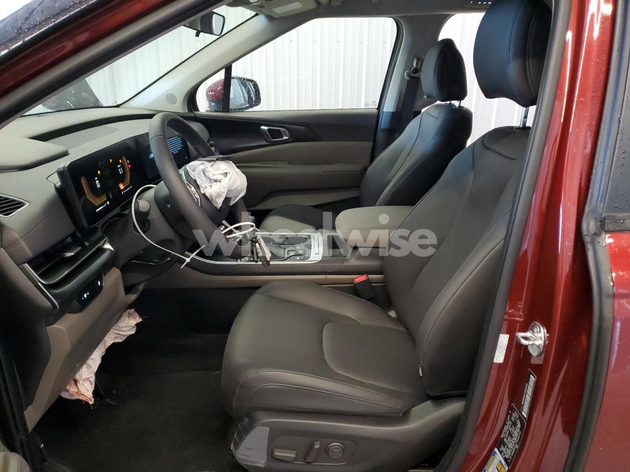 Photo 7 of 2026 KIA CARNIVAL LX (VIN KNDNB5K37T6590140)