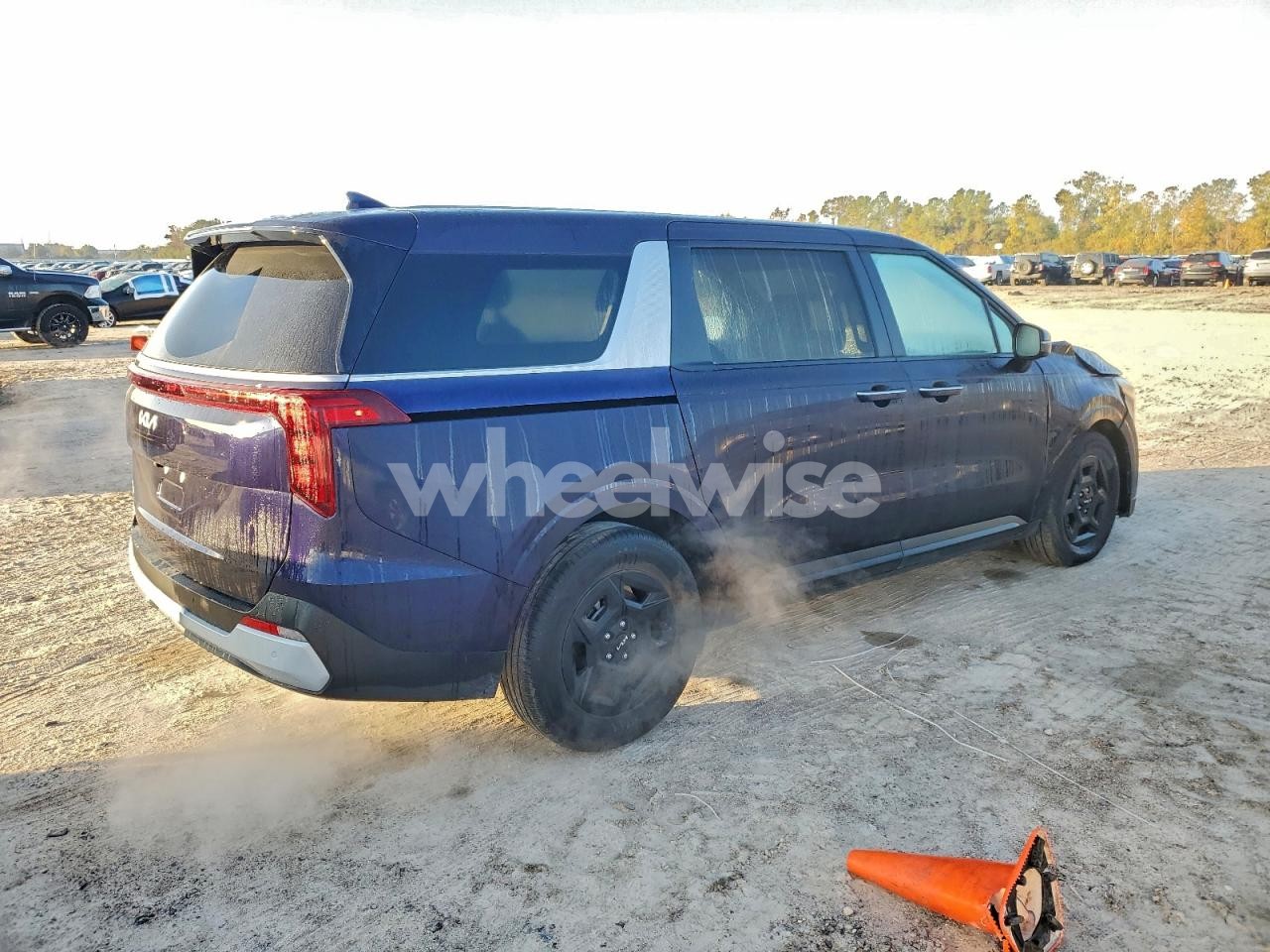 Photo 3 of 2025 KIA CARNIVAL LX (VIN KNDNB5K3XS6498700)