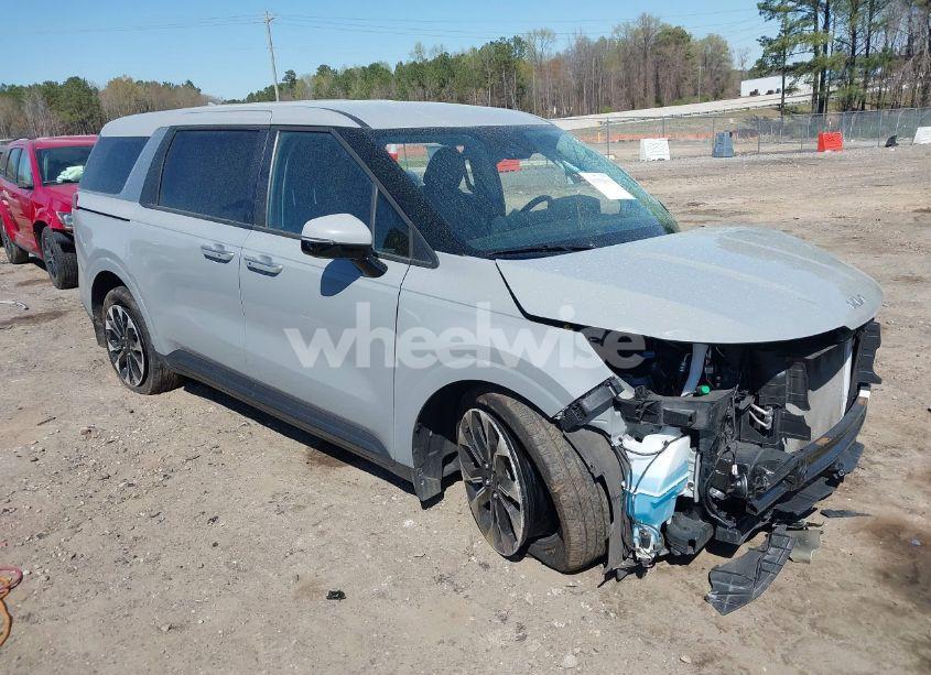 2022 Kia Carnival MPV EX (VIN KNDNC5H30N6147030) main photo