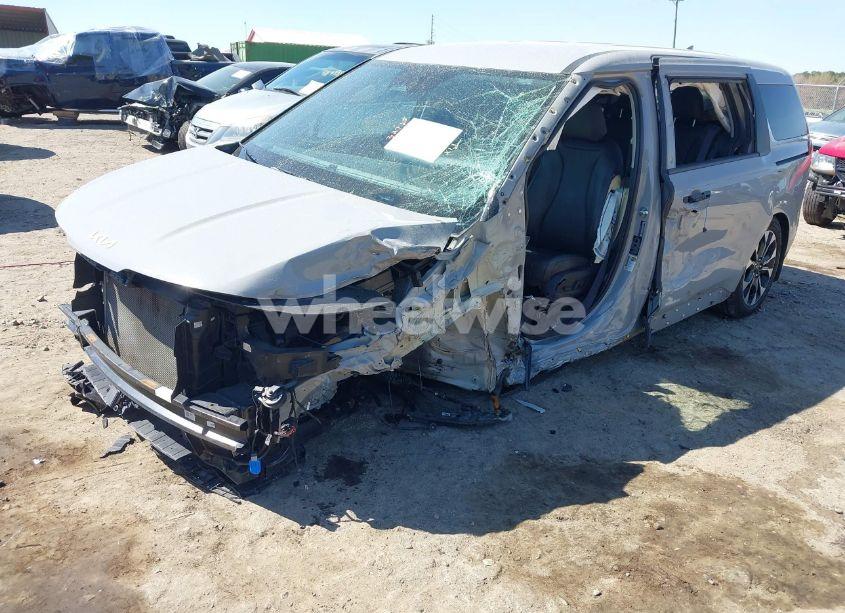 Photo 2 of 2022 Kia Carnival MPV EX (VIN KNDNC5H30N6147030)