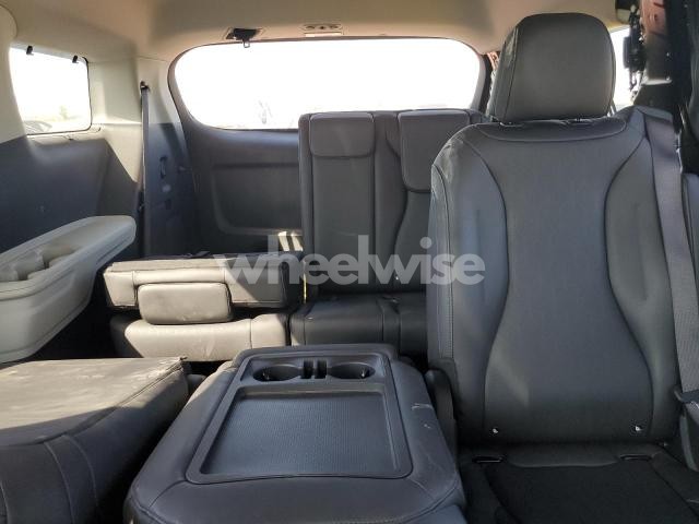 Photo 11 of 2024 KIA CARNIVAL EX (VIN KNDNC5H30R6406038)
