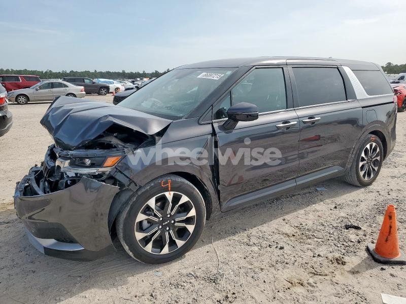 Photo 13 of 2024 KIA CARNIVAL EX (VIN KNDNC5H36R6386099)