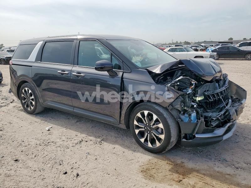 Photo 2 of 2024 KIA CARNIVAL EX (VIN KNDNC5H36R6386099)