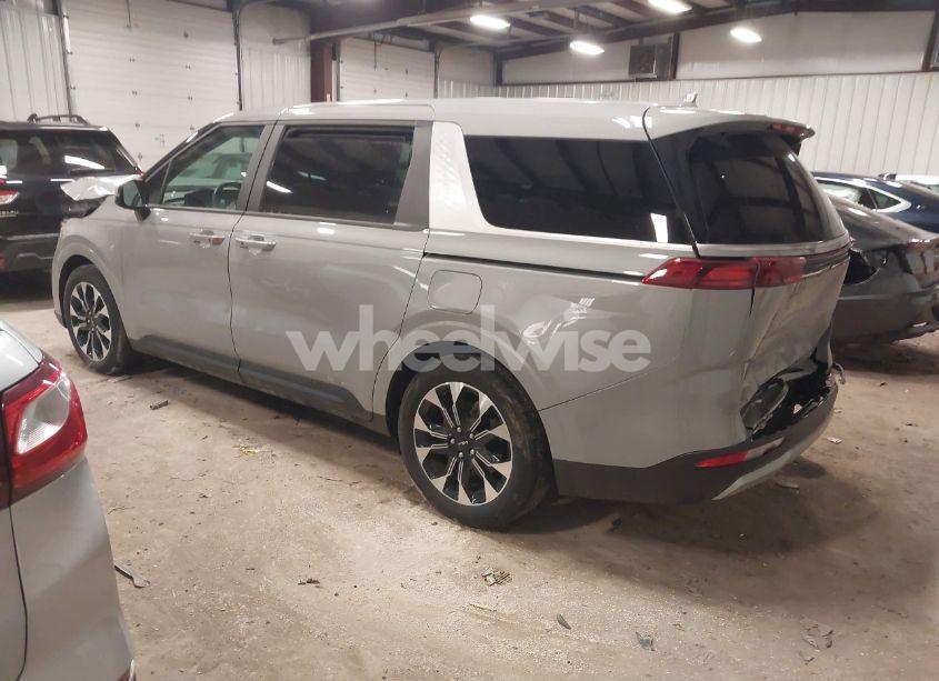 Photo 3 of 2024 Kia Carnival MPV EX (VIN KNDNC5H3XR6352652)