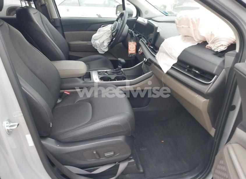 Photo 5 of 2025 Kia Carnival MPV EX (VIN KNDNC5K33S6476292)
