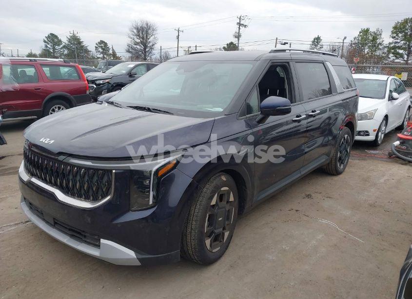 Photo 2 of 2025 Kia Carnival MPV EX (VIN KNDNC5K39S6452353)