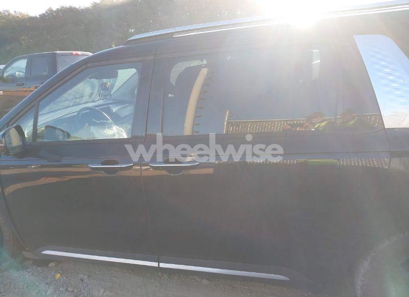 Photo 15 of 2022 Kia Carnival MPV SX (VIN KNDNE5H30N6116595)