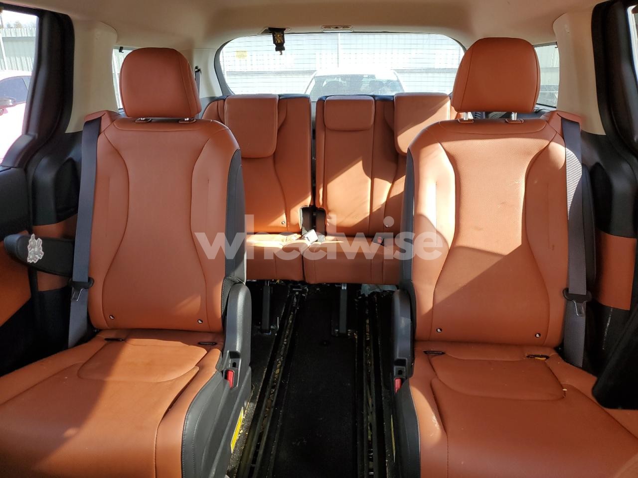 Photo 10 of 2024 KIA CARNIVAL SX (VIN KNDNE5H33R6389276)