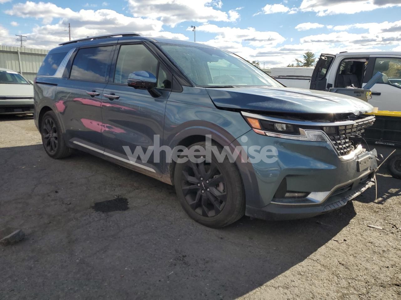 Photo 4 of 2024 KIA CARNIVAL SX (VIN KNDNE5H33R6389276)