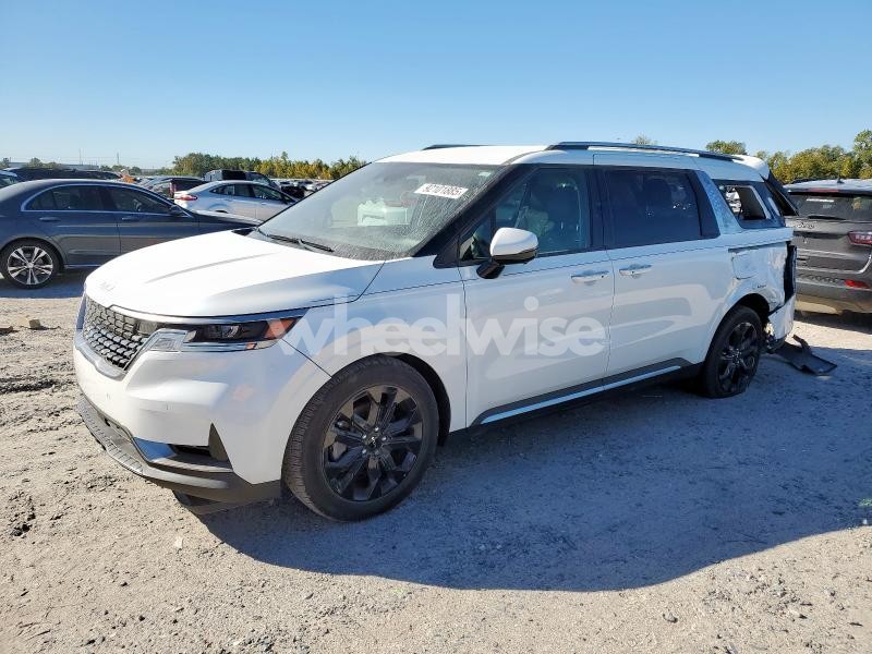 Photo 2 of 2024 KIA CARNIVAL SX (VIN KNDNE5H34R6397192)