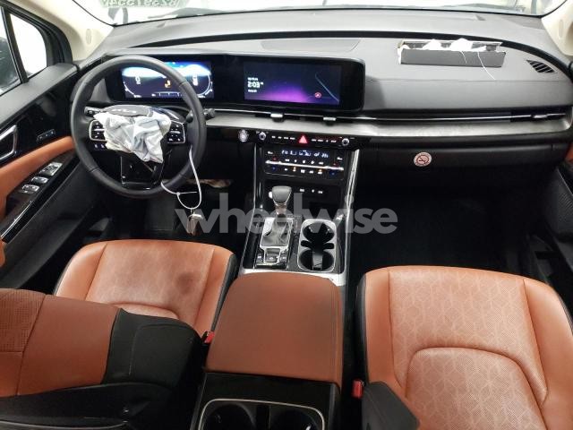 Photo 6 of 2024 KIA CARNIVAL SX (VIN KNDNE5H38R6388219)