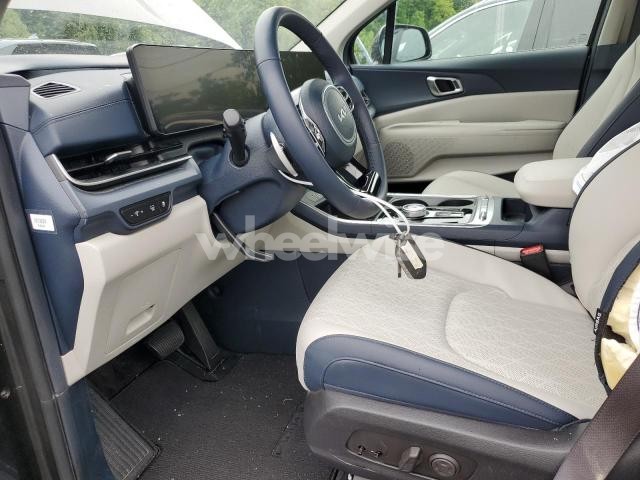 Photo 6 of 2025 KIA CARNIVAL SX (VIN KNDNE5KA2S6060422)