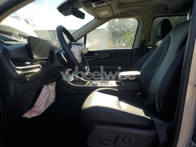 Photo 3 of 2025 KIA CARNIVAL SX (VIN KNDNE5KA4S6051169)