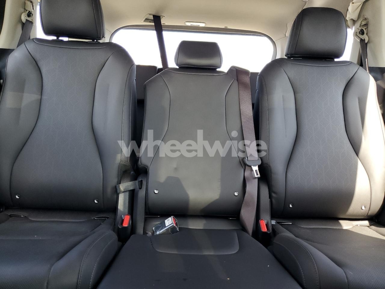 Photo 10 of 2026 KIA CARNIVAL SX (VIN KNDNE5KA6T6092582)