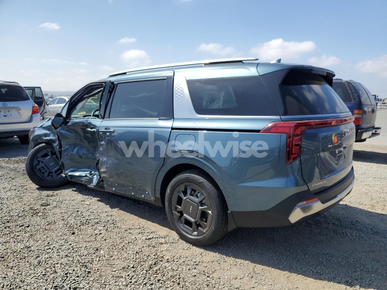 Photo 2 of 2026 KIA CARNIVAL SX (VIN KNDNE5KA6T6092582)