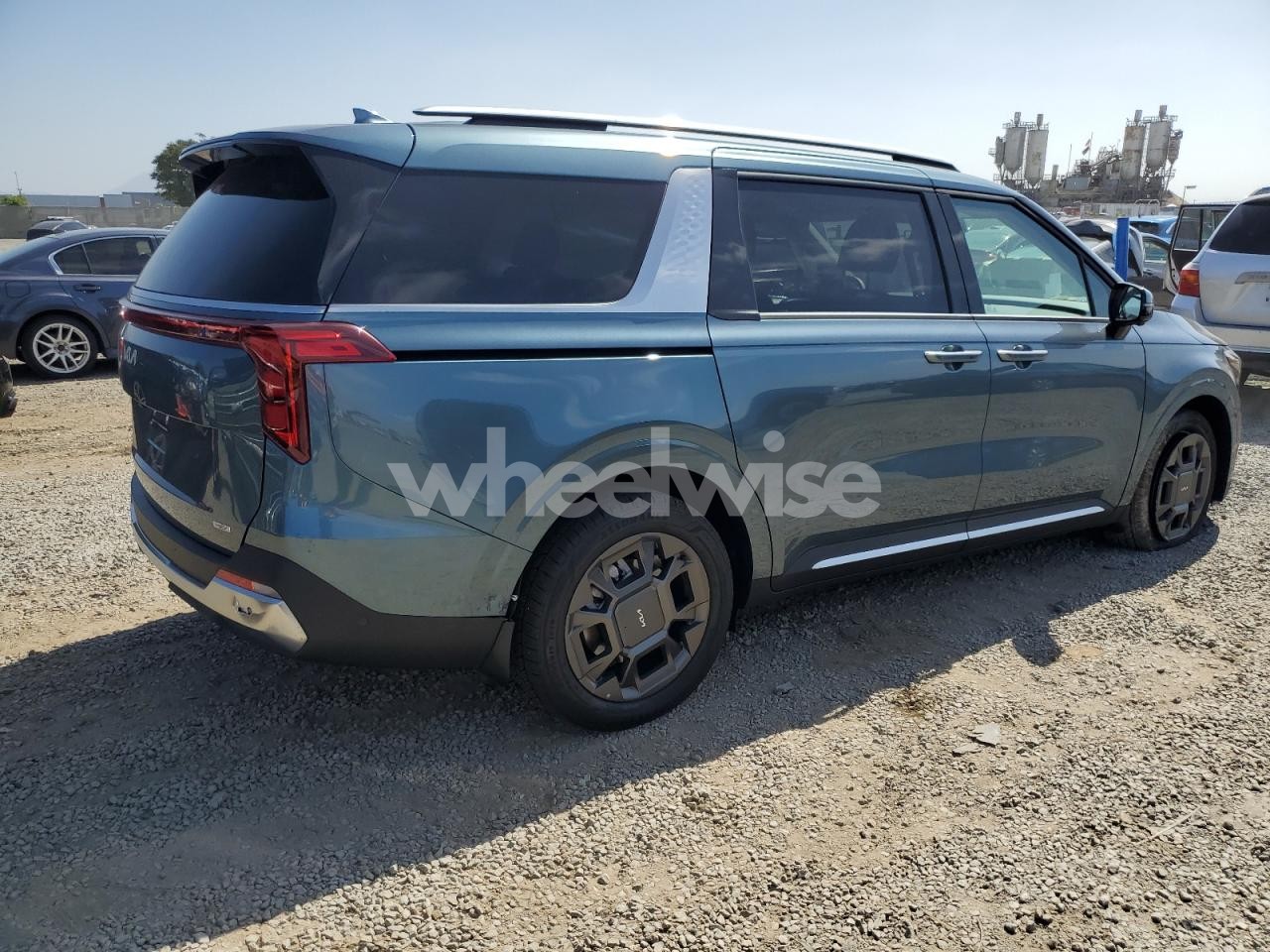 Photo 3 of 2026 KIA CARNIVAL SX (VIN KNDNE5KA6T6092582)