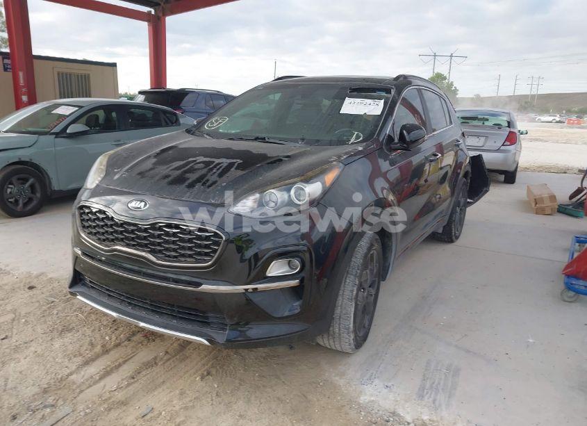 Photo 2 of 2020 Kia Sportage S (VIN KNDP63AC3L7829888)