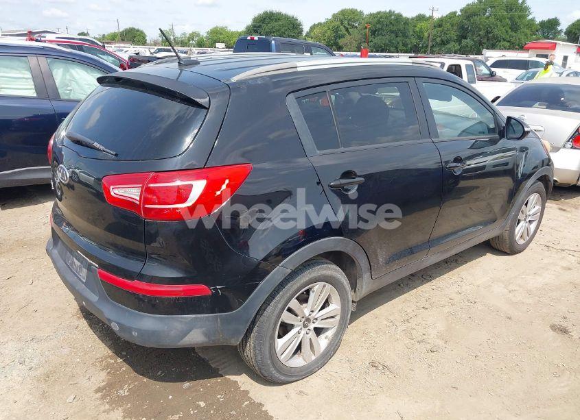 Photo 4 of 2012 Kia Sportage LX (VIN KNDPB3A20C7193403)