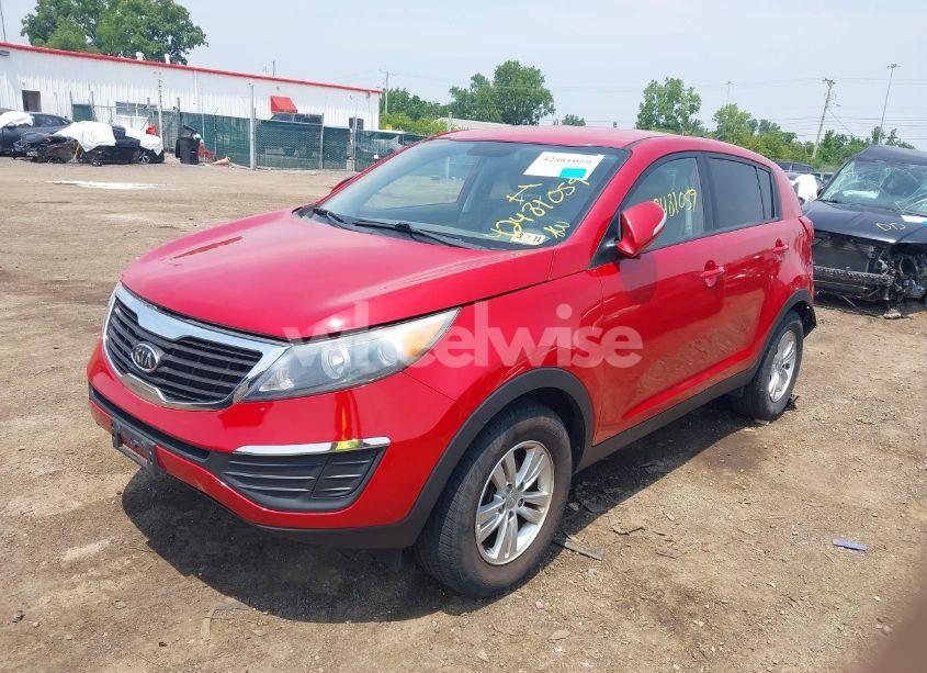 Photo 2 of 2011 Kia Sportage LX (VIN KNDPB3A21B7015594)