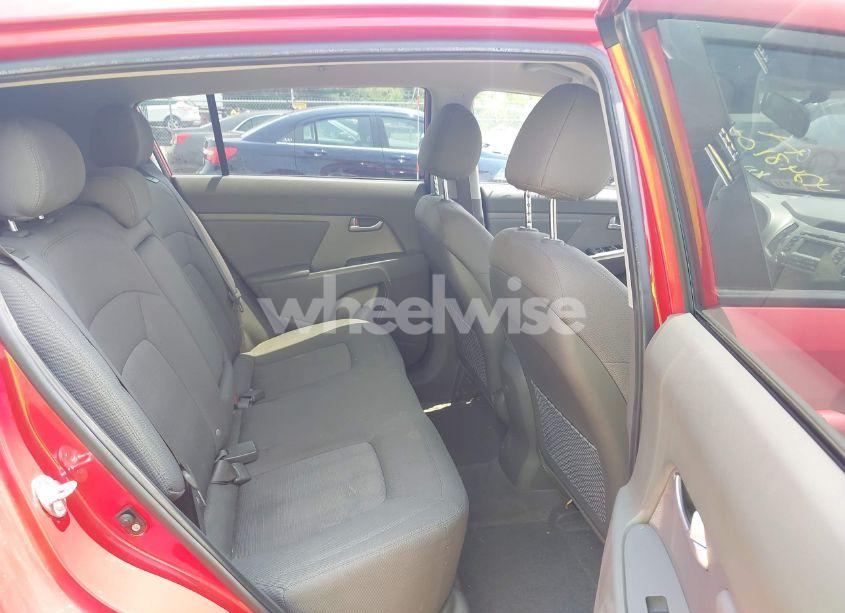 Photo 8 of 2011 Kia Sportage LX (VIN KNDPB3A21B7015594)