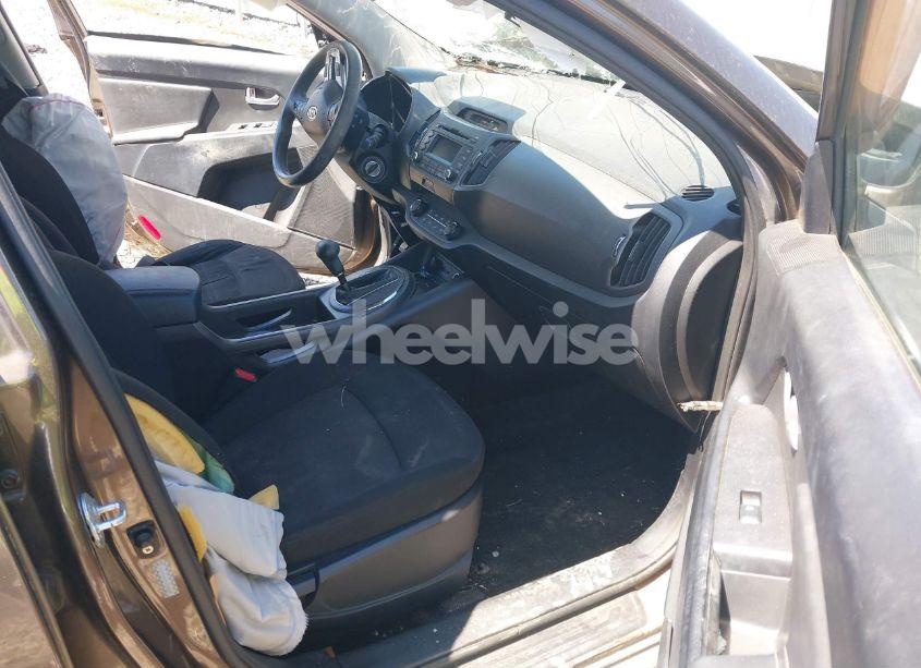 Photo 5 of 2011 Kia Sportage LX (VIN KNDPB3A21B7070496)