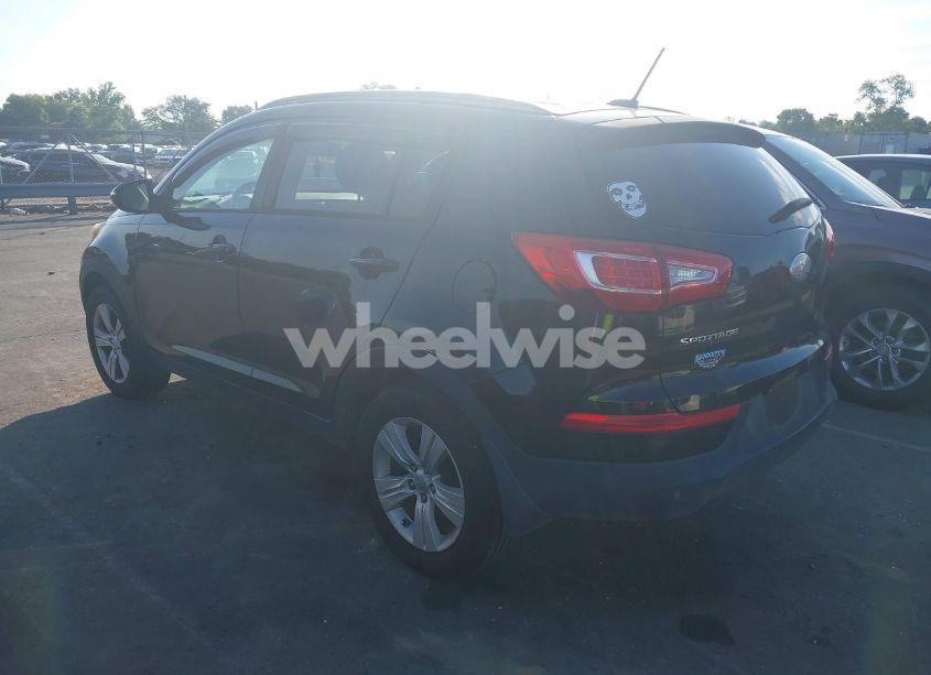Photo 3 of 2013 Kia Sportage LX (VIN KNDPB3A21D7393000)