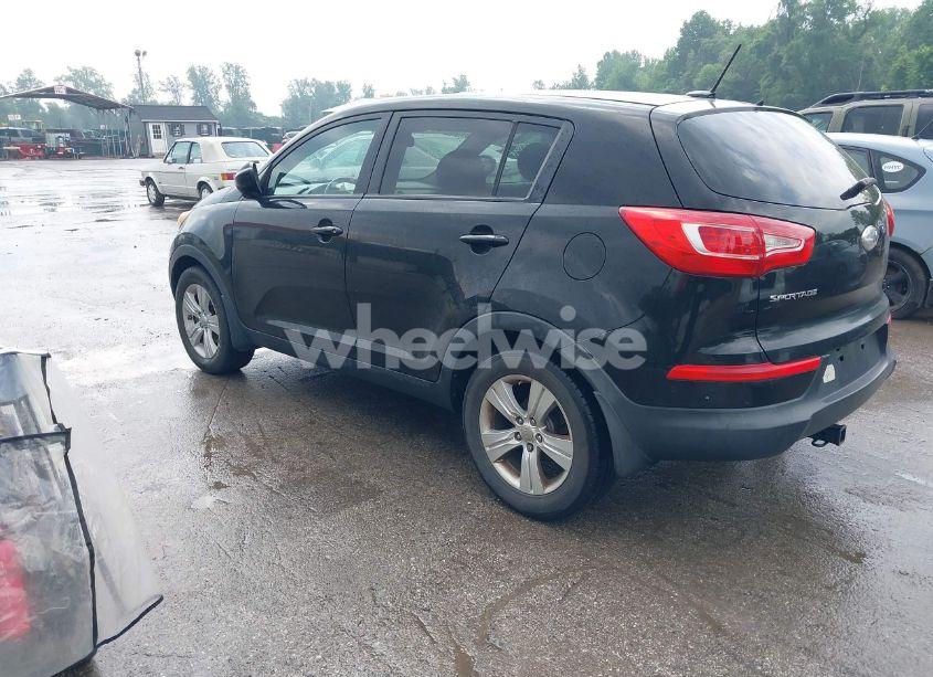 Photo 3 of 2013 Kia Sportage LX (VIN KNDPB3A21D7494831)