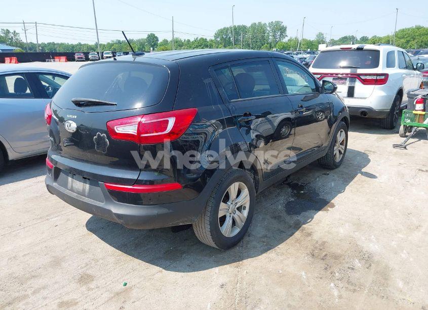 Photo 4 of 2013 Kia Sportage LX (VIN KNDPB3A22D7406496)