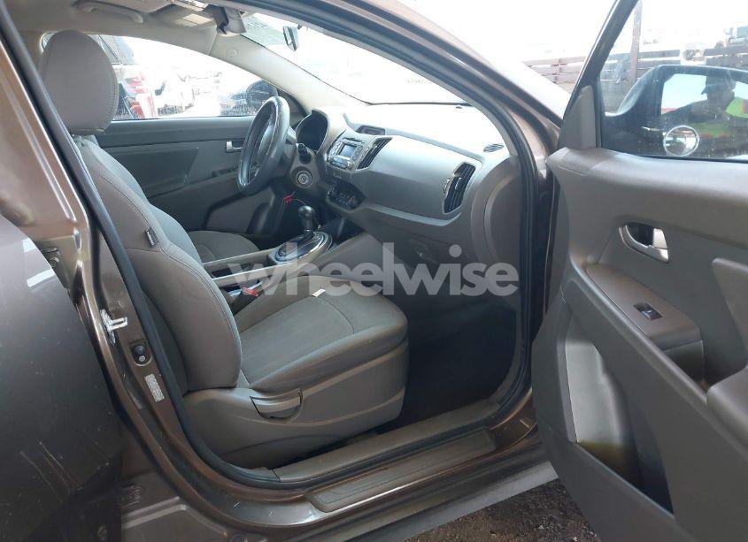 Photo 5 of 2011 Kia Sportage LX (VIN KNDPB3A23B7172513)