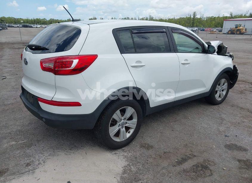 Photo 4 of 2013 Kia Sportage LX (VIN KNDPB3A23D7391619)