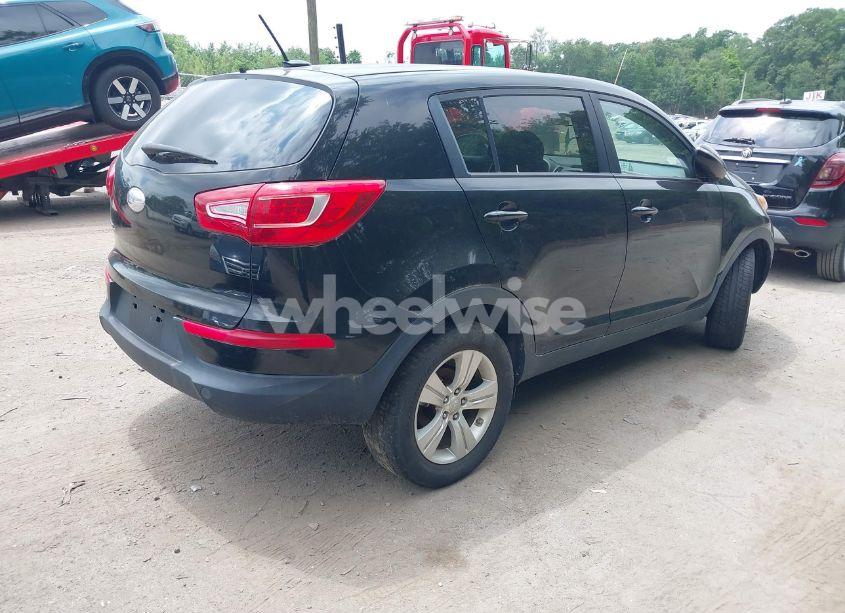 Photo 4 of 2013 Kia Sportage LX (VIN KNDPB3A23D7507272)
