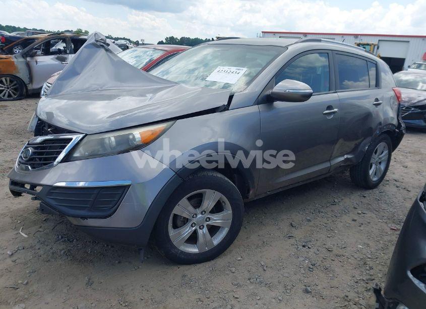 Photo 2 of 2011 Kia Sportage LX (VIN KNDPB3A25B7066046)