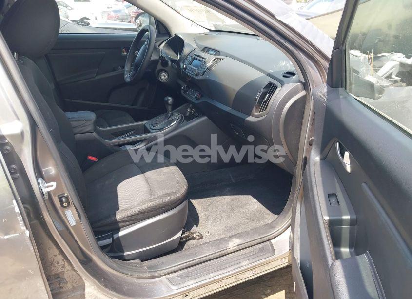 Photo 5 of 2011 Kia Sportage LX (VIN KNDPB3A25B7066046)