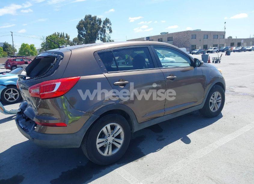 Photo 4 of 2011 Kia Sportage LX (VIN KNDPB3A25B7099564)