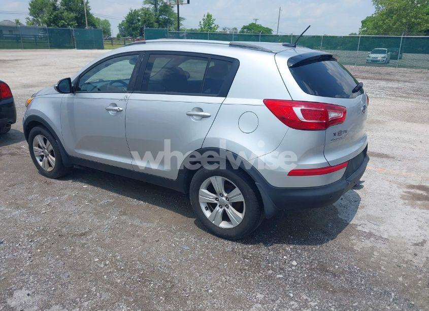 Photo 3 of 2012 Kia Sportage LX (VIN KNDPB3A25C7300865)