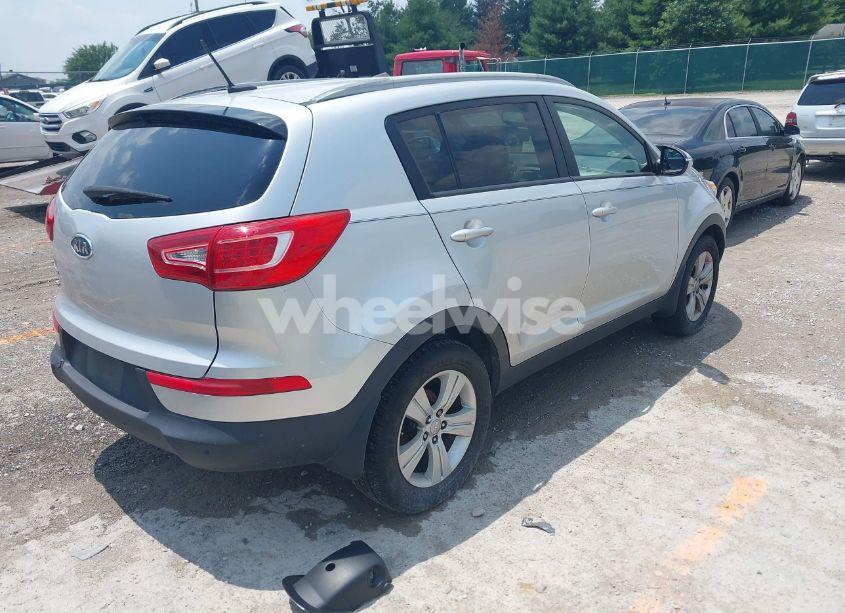 Photo 4 of 2012 Kia Sportage LX (VIN KNDPB3A25C7300865)