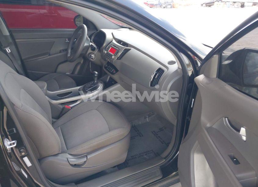 Photo 5 of 2012 Kia Sportage LX (VIN KNDPB3A25C7318539)