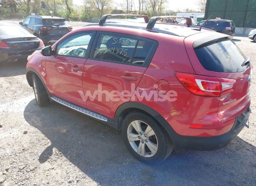 Photo 3 of 2013 Kia Sportage LX (VIN KNDPB3A25D7437838)