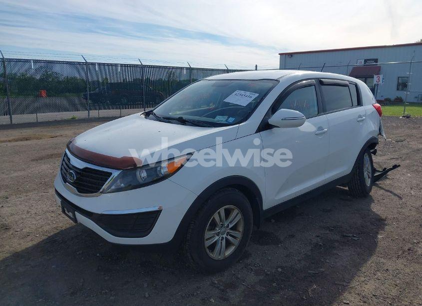 Photo 2 of 2011 Kia Sportage LX (VIN KNDPB3A26B7085933)
