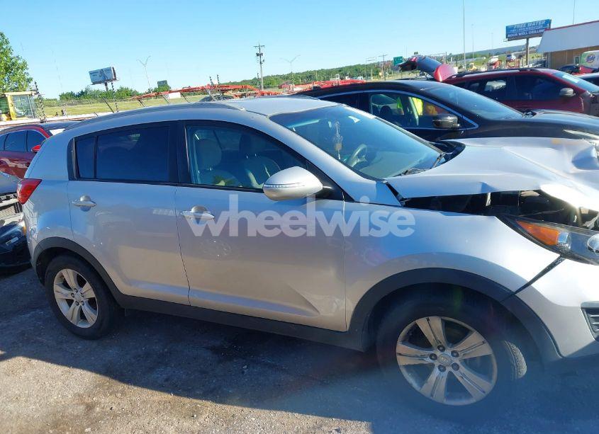 Photo 13 of 2011 Kia Sportage LX (VIN KNDPB3A26B7113228)