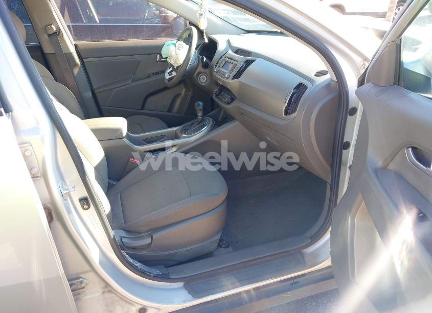 Photo 5 of 2011 Kia Sportage LX (VIN KNDPB3A26B7113228)