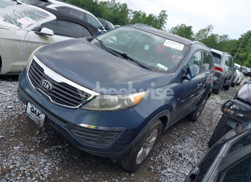 Photo 2 of 2013 Kia Sportage LX (VIN KNDPB3A26D7412382)