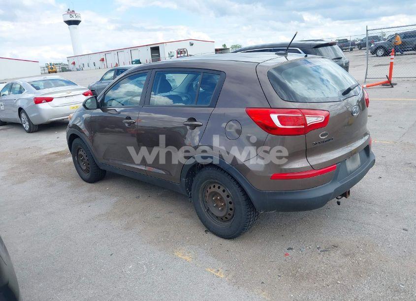 Photo 3 of 2011 Kia Sportage (VIN KNDPB3A27B7021478)