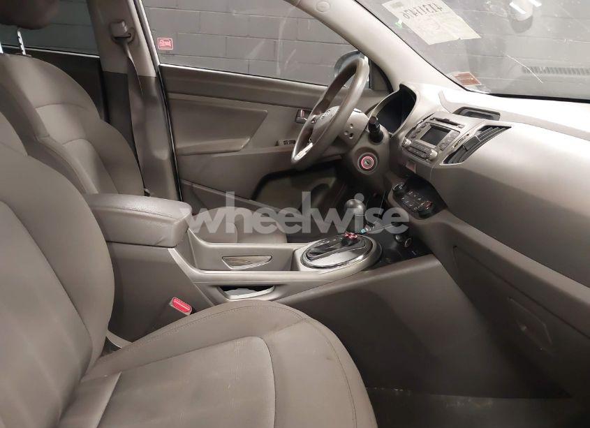 Photo 5 of 2011 Kia Sportage LX (VIN KNDPB3A28B7061164)