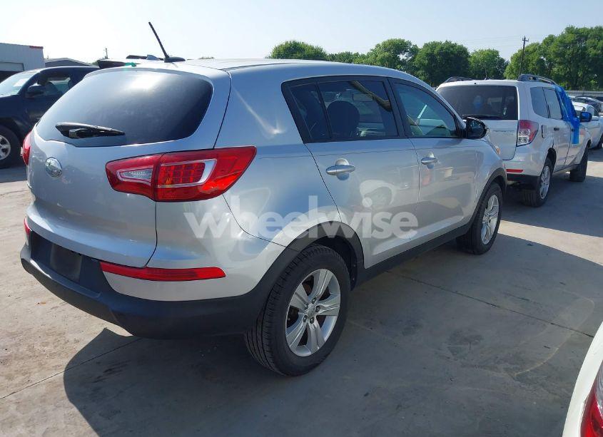 Photo 4 of 2013 Kia Sportage LX (VIN KNDPB3A28D7422640)