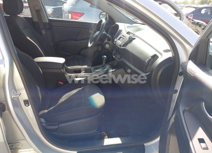 Photo 5 of 2013 Kia Sportage LX (VIN KNDPB3A28D7422640)